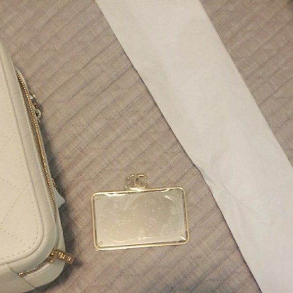 Chanel crossbody vertical vanity bag - Picture 4 of 5